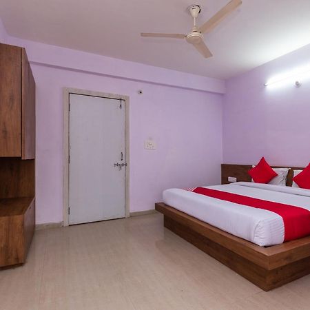 Collection O Prince Palace Ratlam Exterior photo